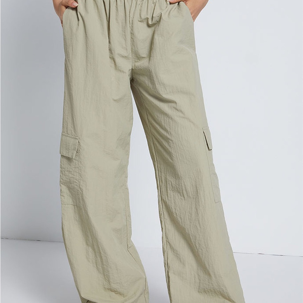 PacSun Relaxed Pull On Cargo Pants size M